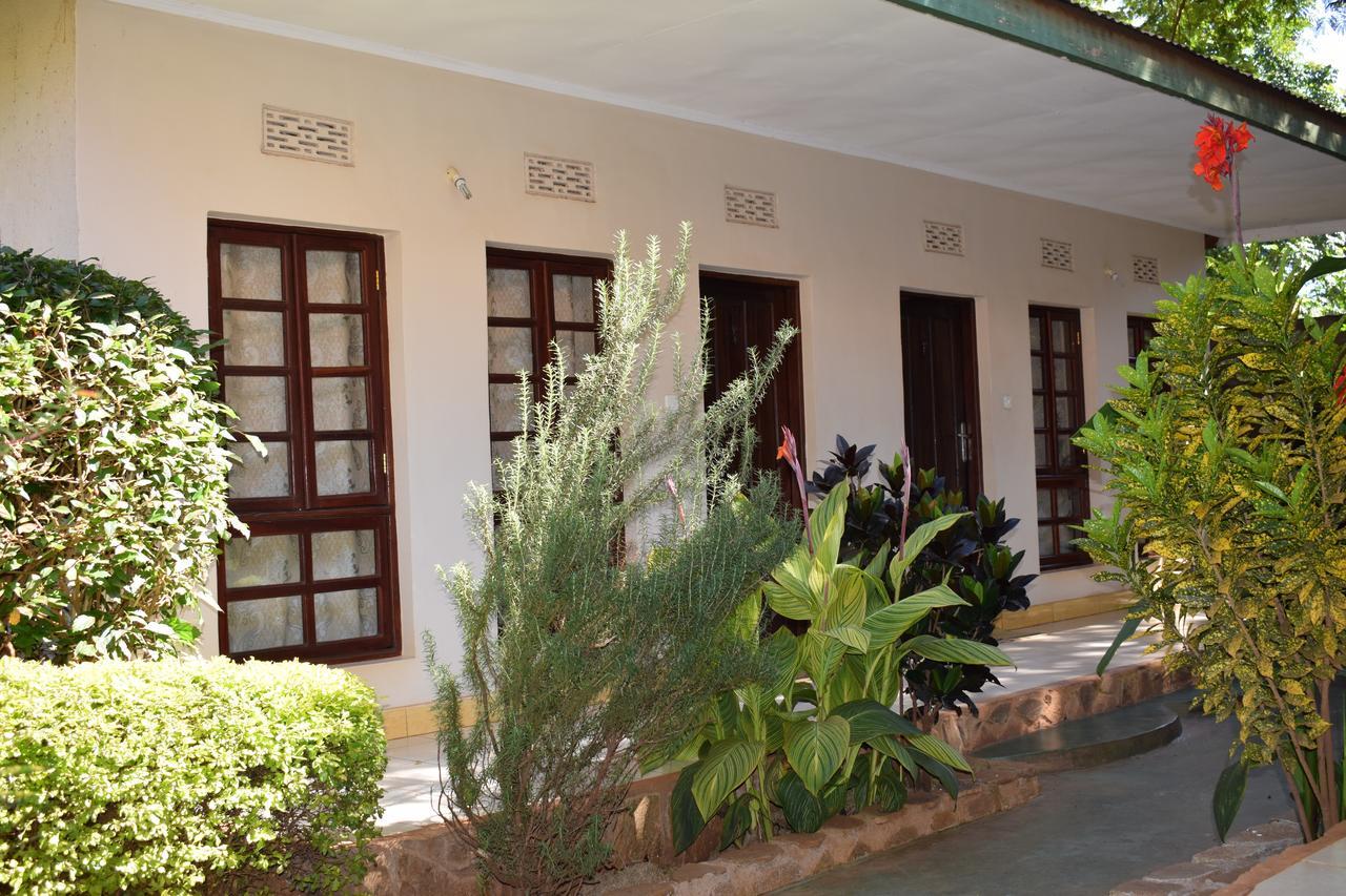 Ngorongoro Lodge Карату Экстерьер фото