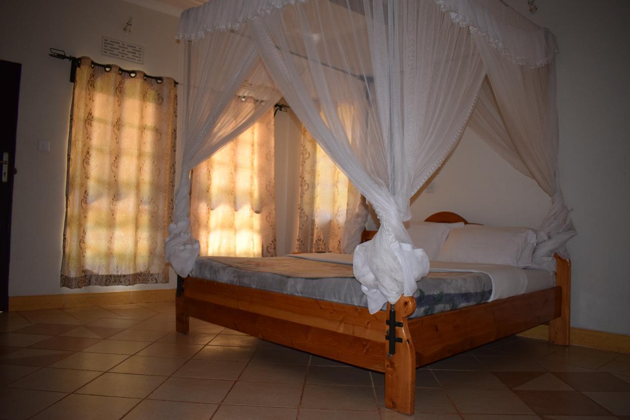 Ngorongoro Lodge Карату Экстерьер фото