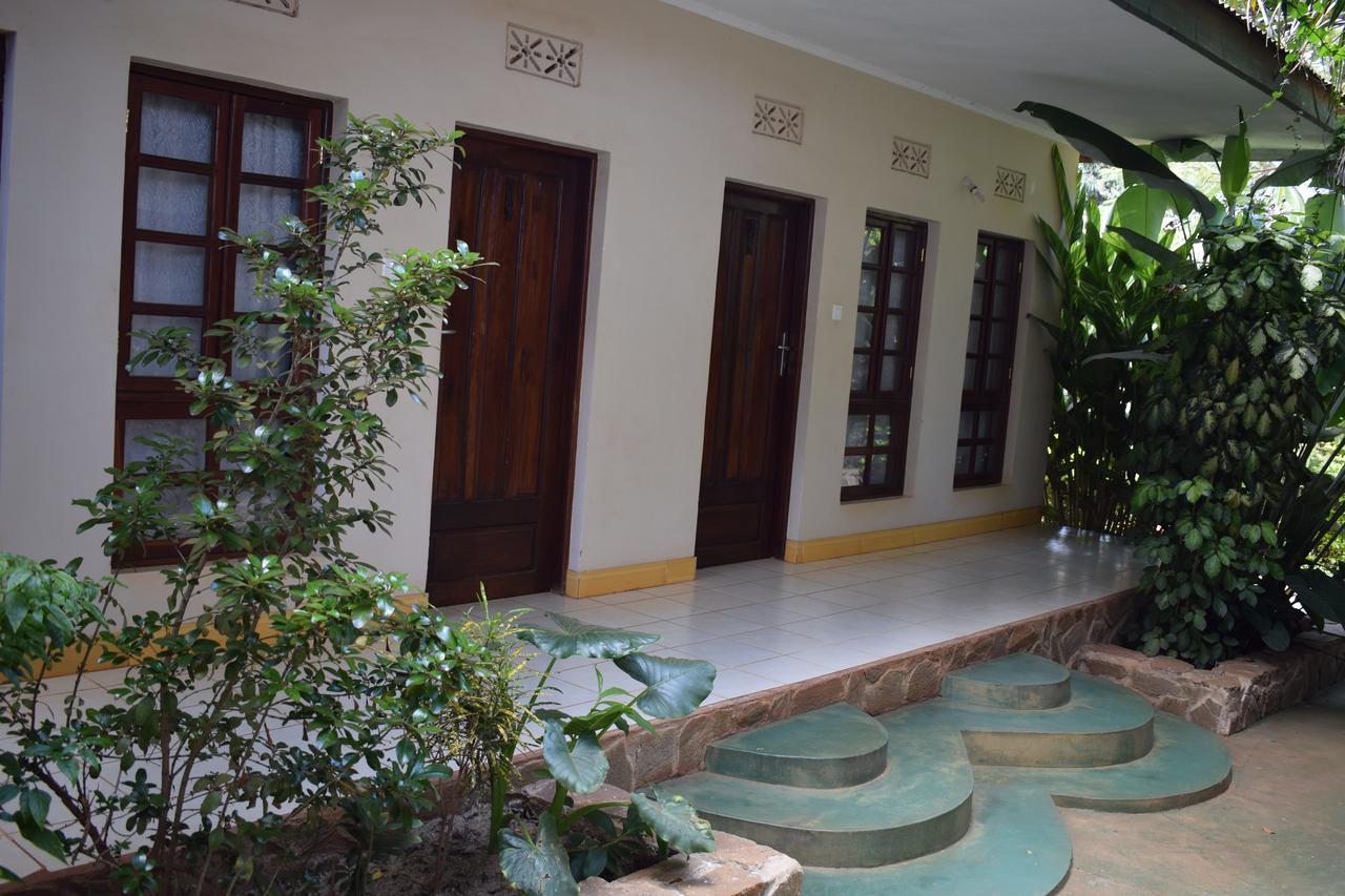 Ngorongoro Lodge Карату Экстерьер фото