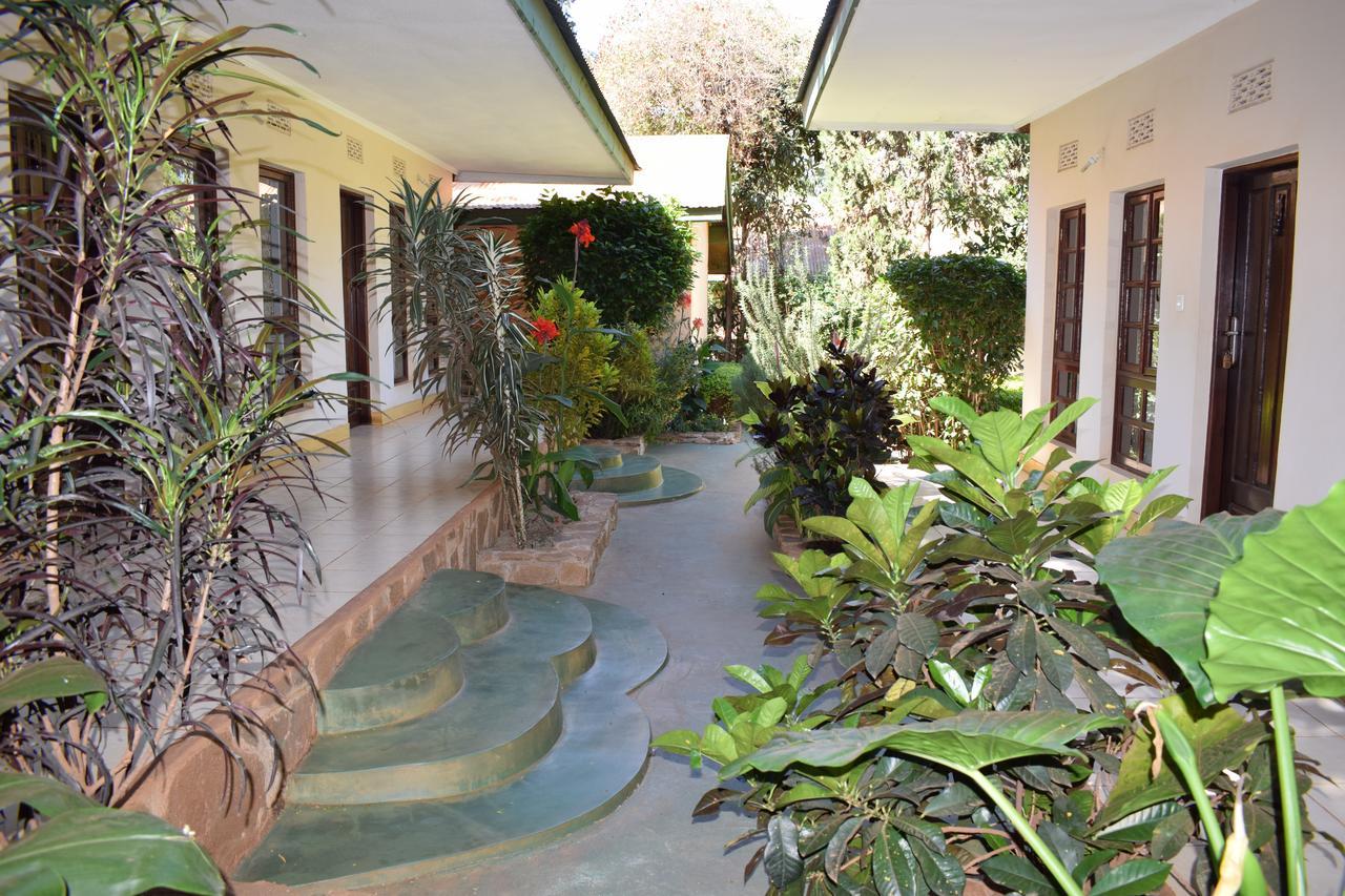 Ngorongoro Lodge Карату Экстерьер фото