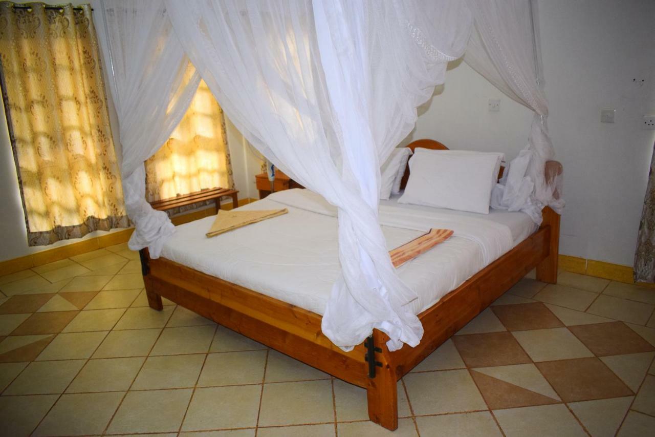 Ngorongoro Lodge Карату Экстерьер фото