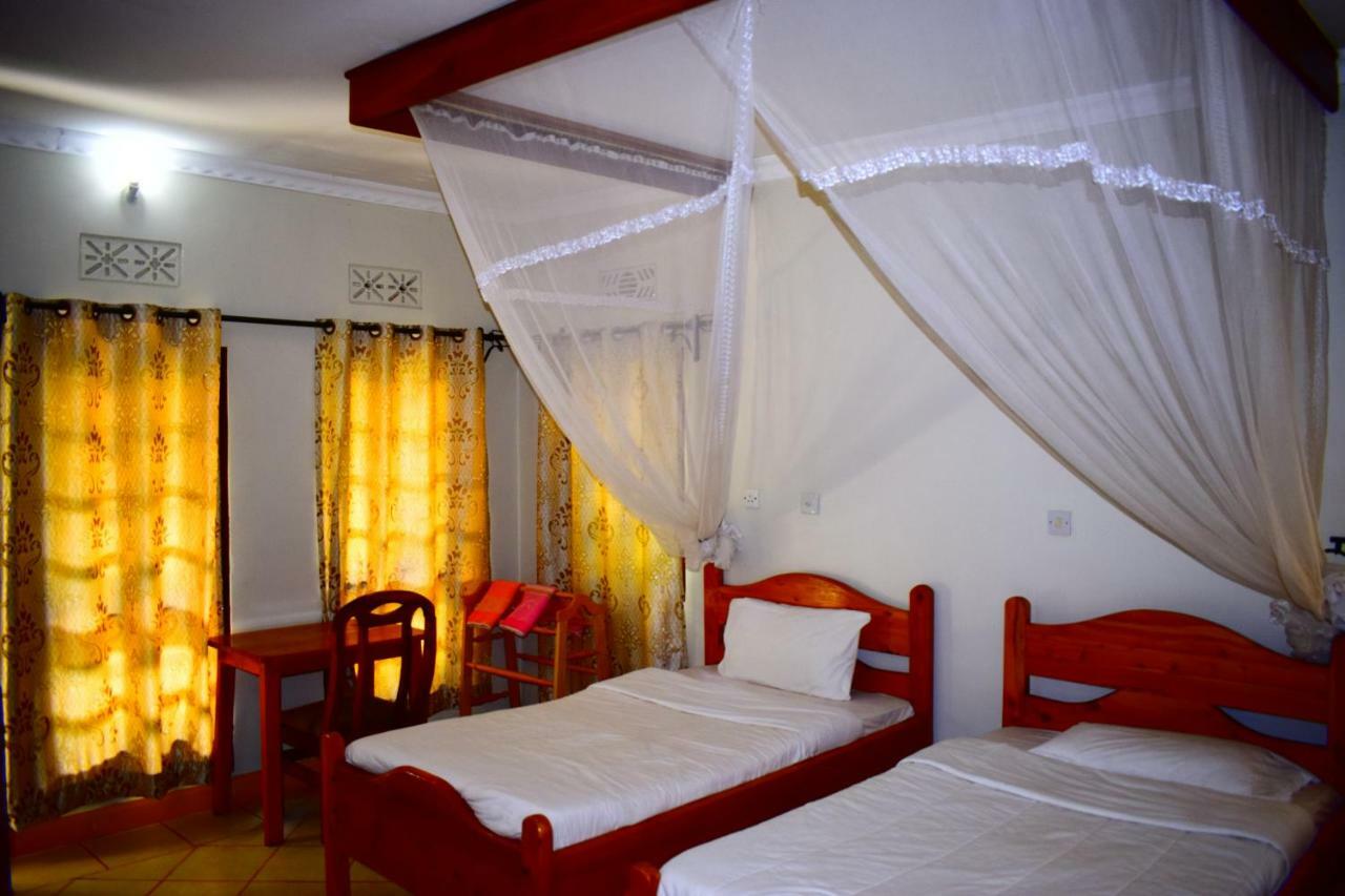 Ngorongoro Lodge Карату Экстерьер фото