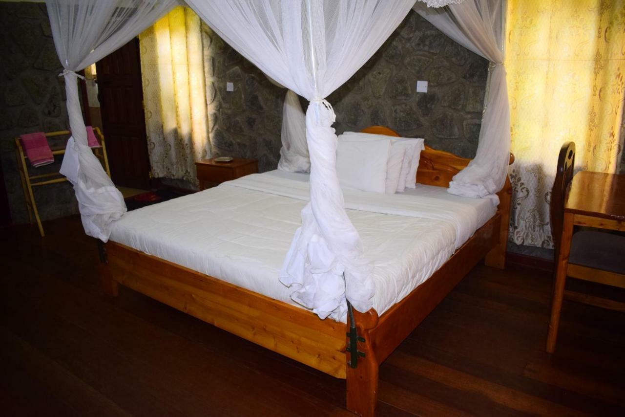 Ngorongoro Lodge Карату Экстерьер фото