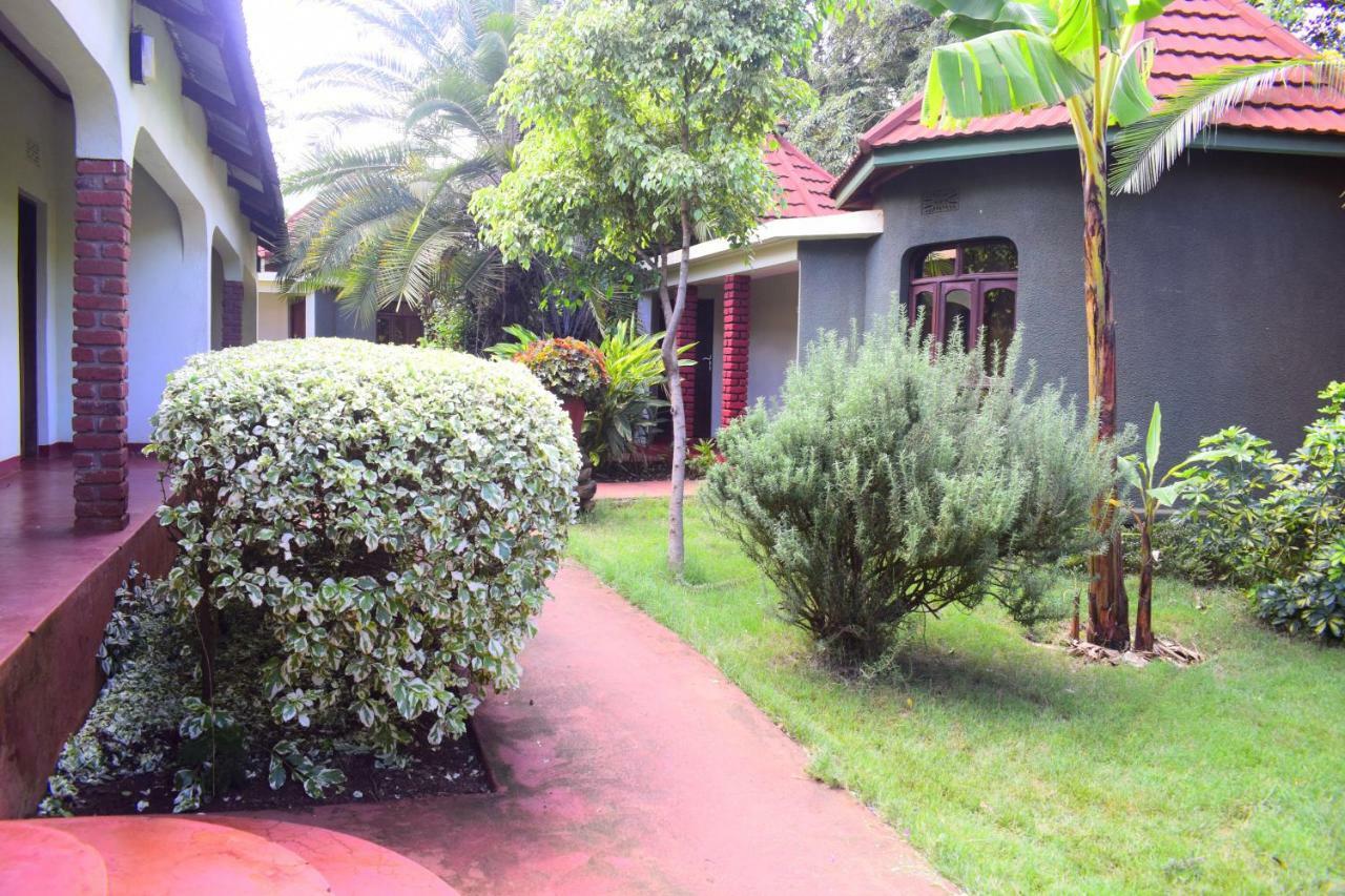 Ngorongoro Lodge Карату Экстерьер фото