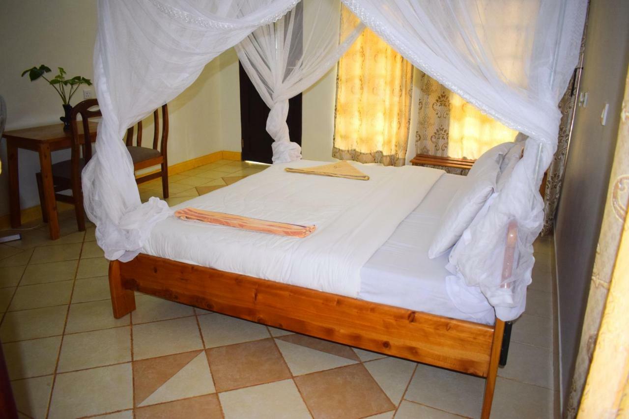 Ngorongoro Lodge Карату Экстерьер фото