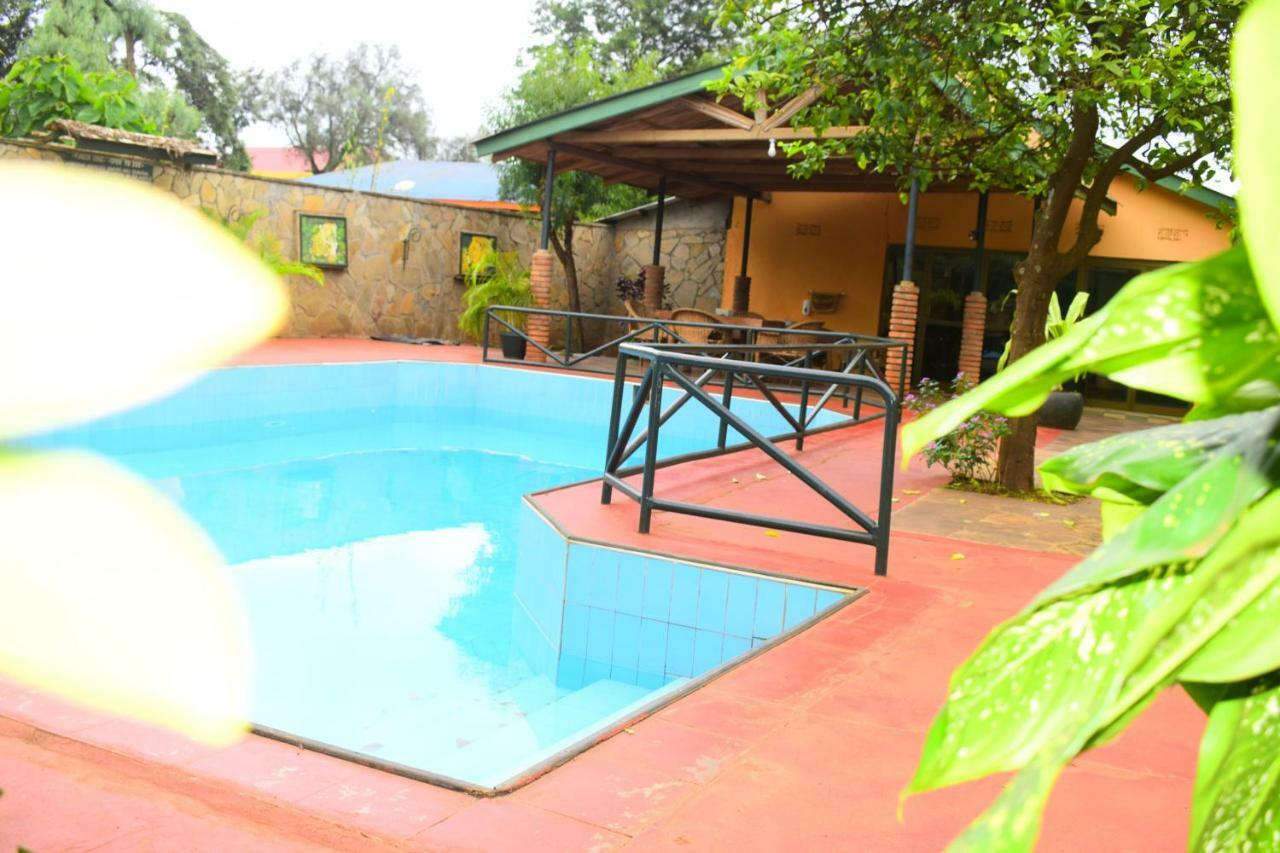 Ngorongoro Lodge Карату Экстерьер фото