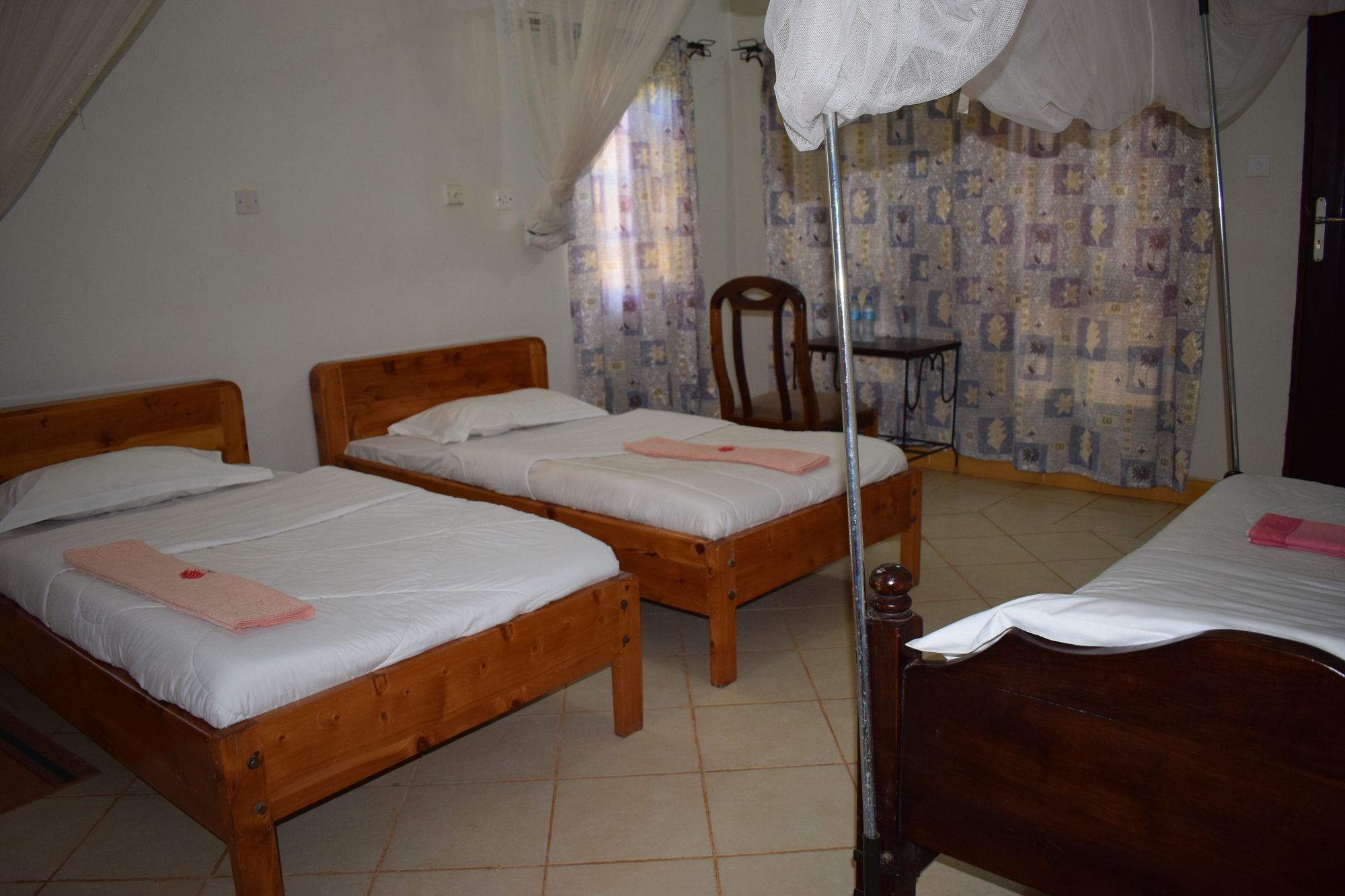 Ngorongoro Lodge Карату Экстерьер фото
