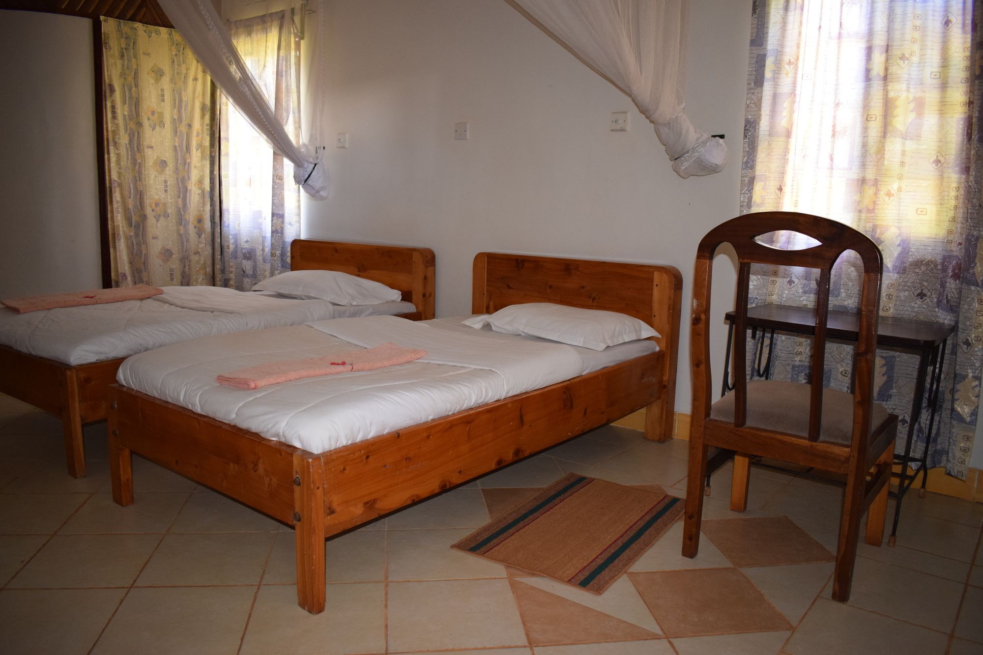 Ngorongoro Lodge Карату Экстерьер фото